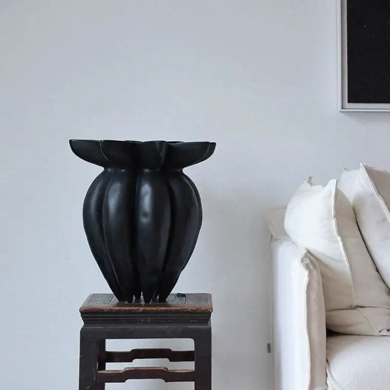 Artistic black jellyfish petal ceramic vase living room decor