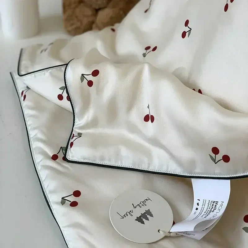 Off white cherry lyocell fiber cooling blanket bedroom quilt