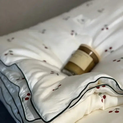 Off white cherry lyocell fiber cooling blanket bedroom quilt