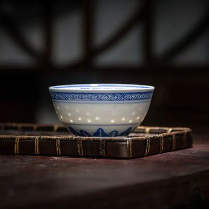 Traditional blue and white chinese orchid dragon bowl dining room cup