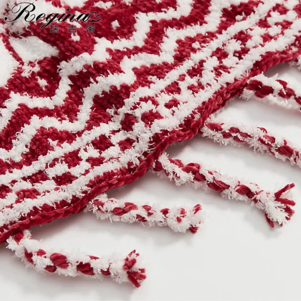 Red and white snowflake christmas chunky knit blanket bedroom throw
