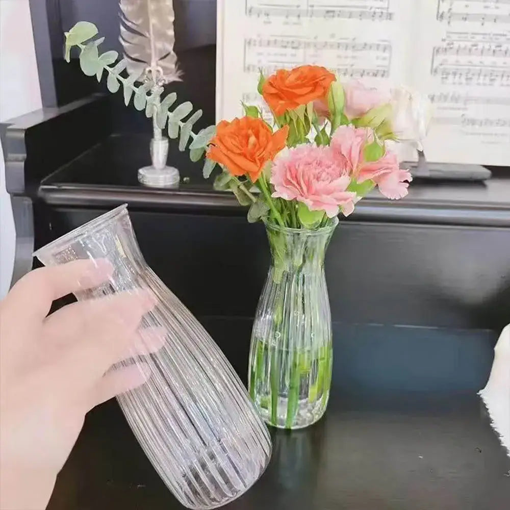 Clear nordic plastic vase with vertical ridges for living room