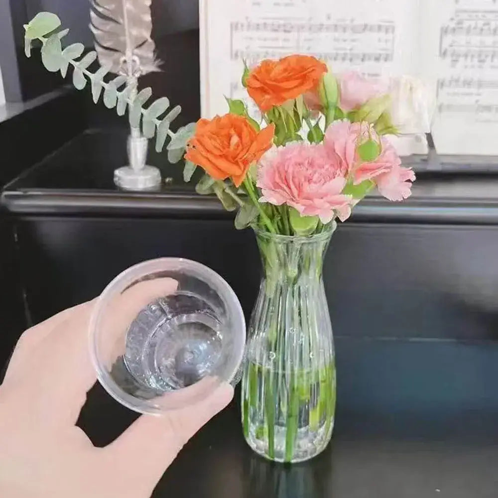 Clear nordic plastic vase with vertical ridges for living room