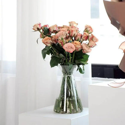 Clear nordic plastic vase with vertical ridges for living room