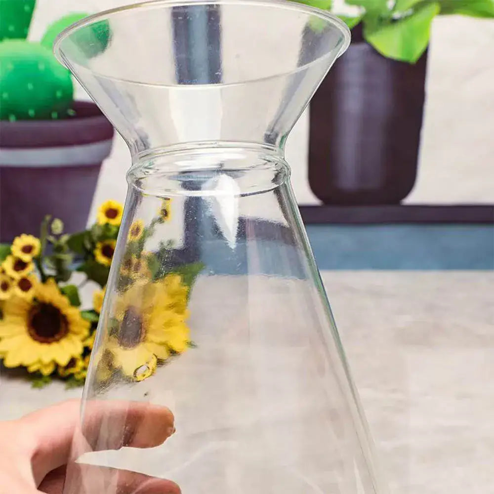 Clear nordic plastic vase with vertical ridges for living room