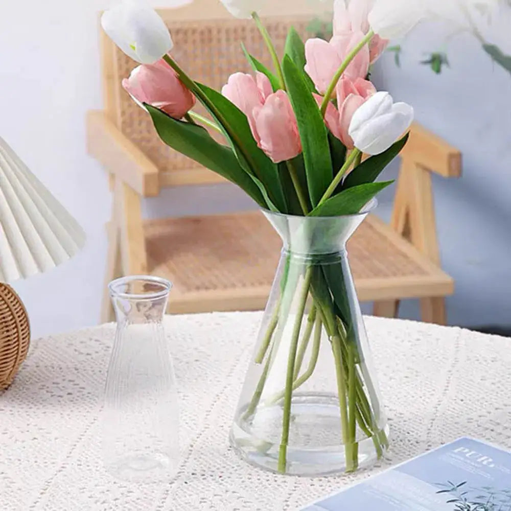 Clear nordic plastic vase with vertical ridges for living room