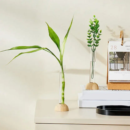 Clear nordic plastic vase with vertical ridges for living room