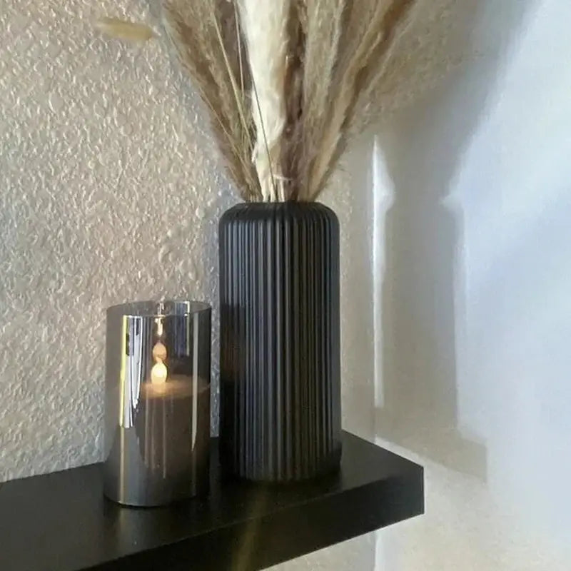 Creative striped black plastic flower vase for living room floral arrangements
