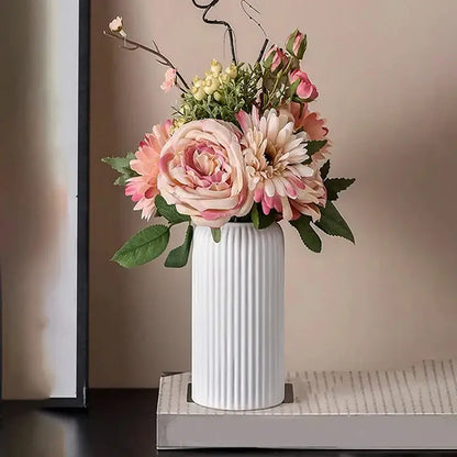 Creative striped black plastic flower vase for living room floral arrangements