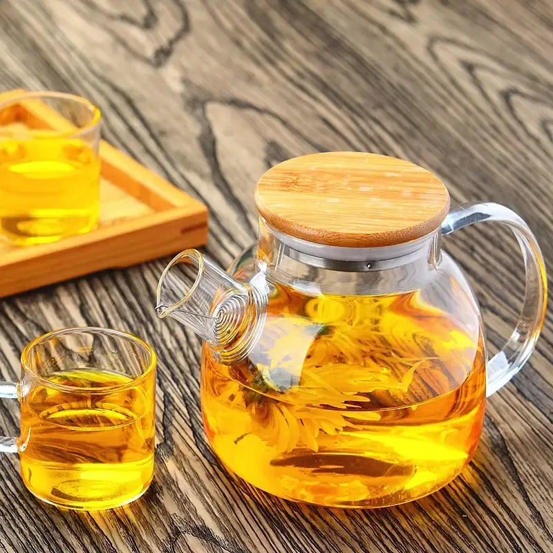 Modern glass teapot with wooden lid – kitchen tea infuser
