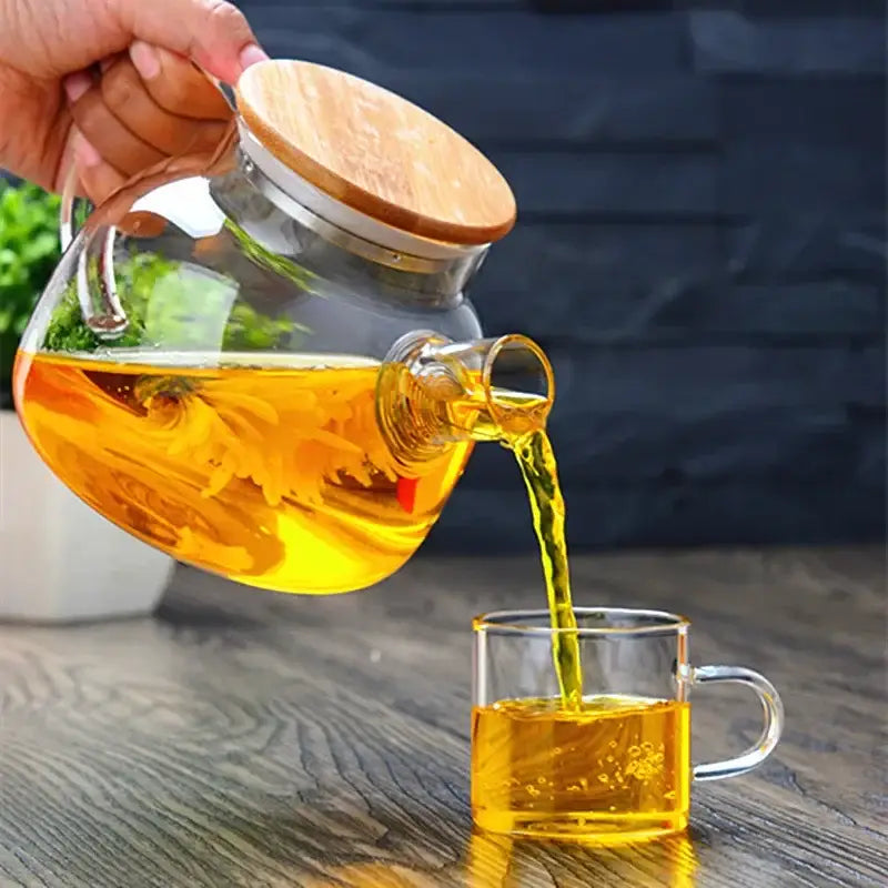 Modern glass teapot with wooden lid – kitchen tea infuser