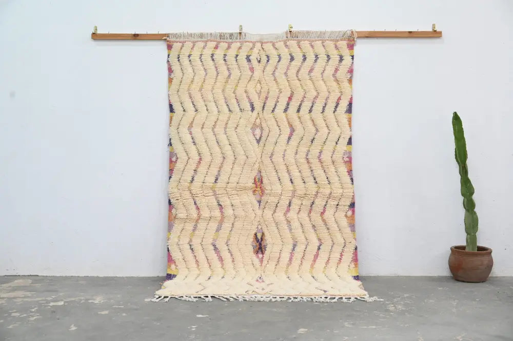 Handmade moroccan azilal rug cream zigzag bedroom decor