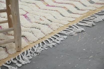 Handmade moroccan azilal rug beige & pink living room zigzag decor