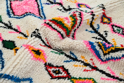 Handmade moroccan beige azilal rug bedroom geometric decor