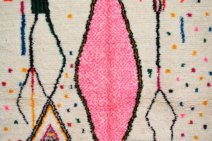 Beige and pink moroccan azilal rug bedroom geometric decor