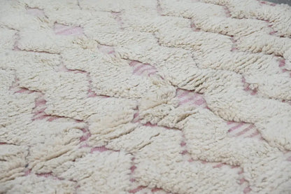 Handmade traditional azilal beige & dusty rose rug bedroom decor