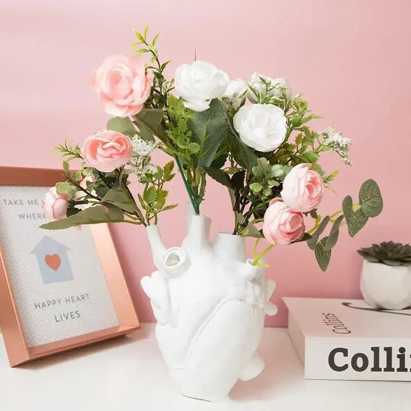 Anatomical heart shape resin vase living room decor