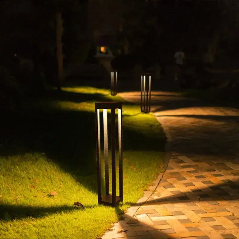 Lantern style black metal outdoor lawn light garden pathway lamp