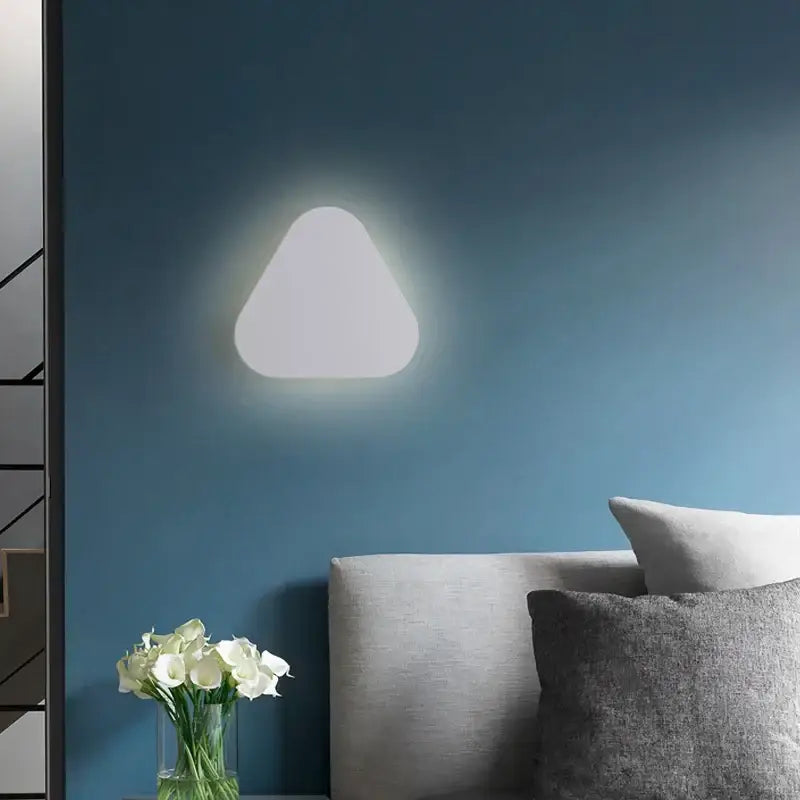 Modern black & white led round touch wall lamps for bedroom