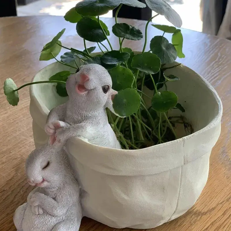 Lovely white resin rabbit garden flowerpot garden decor