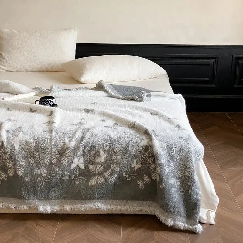 Luxe mink fur jacquard white & black floral blanket bedroom throw