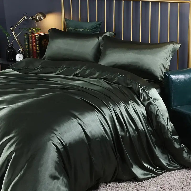 Luxurious crimson satin bedding set – bedroom duvet cover and sheets