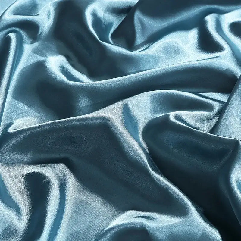 Luxurious crimson satin bedding set – bedroom duvet cover and sheets