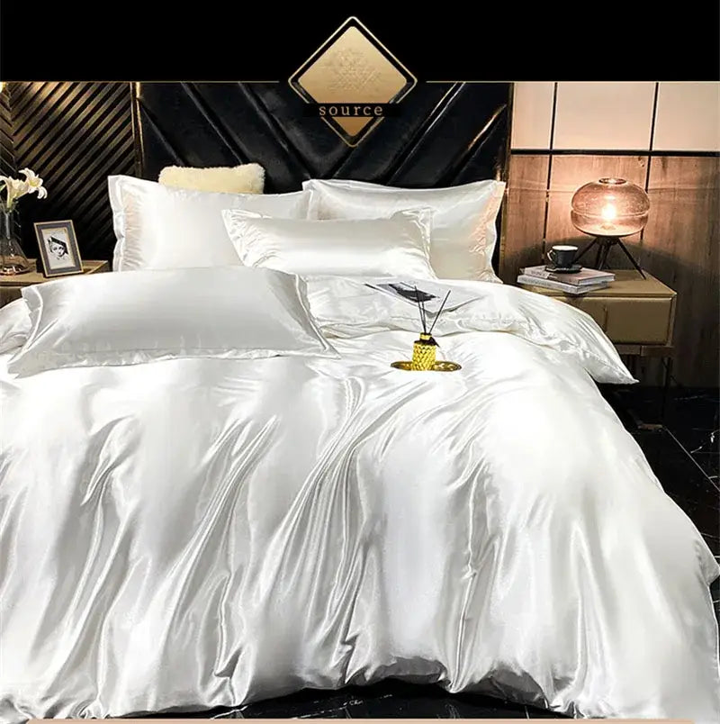 Luxury pink satin bedding set with duvet cover for bedroom