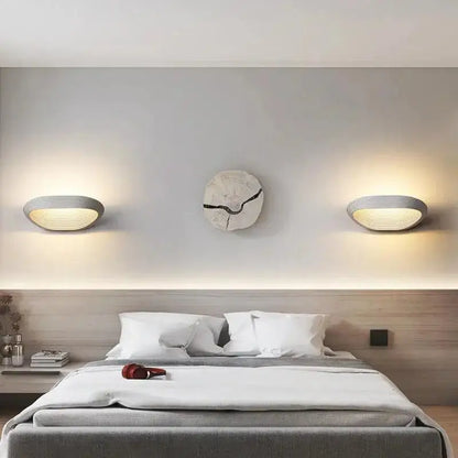 Modern minimalistic wall sconces – living room curved ridged lighting