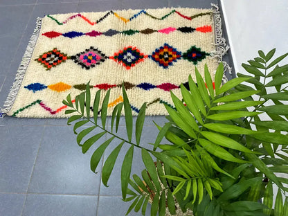 Handmade moroccan azilal rug cream geometric bedroom decor