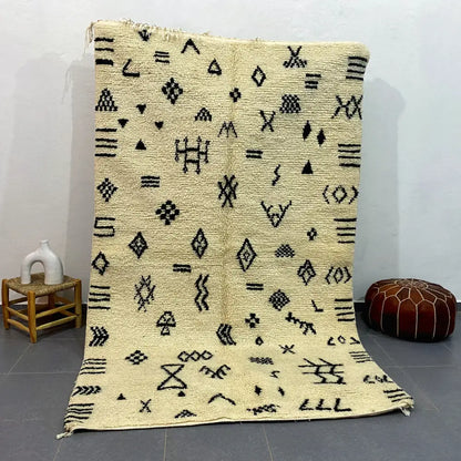 Handmade moroccan beni ouarain cream and black rug bedroom carpet