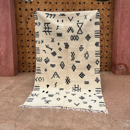 Handmade moroccan beni ouarain cream and black rug bedroom carpet