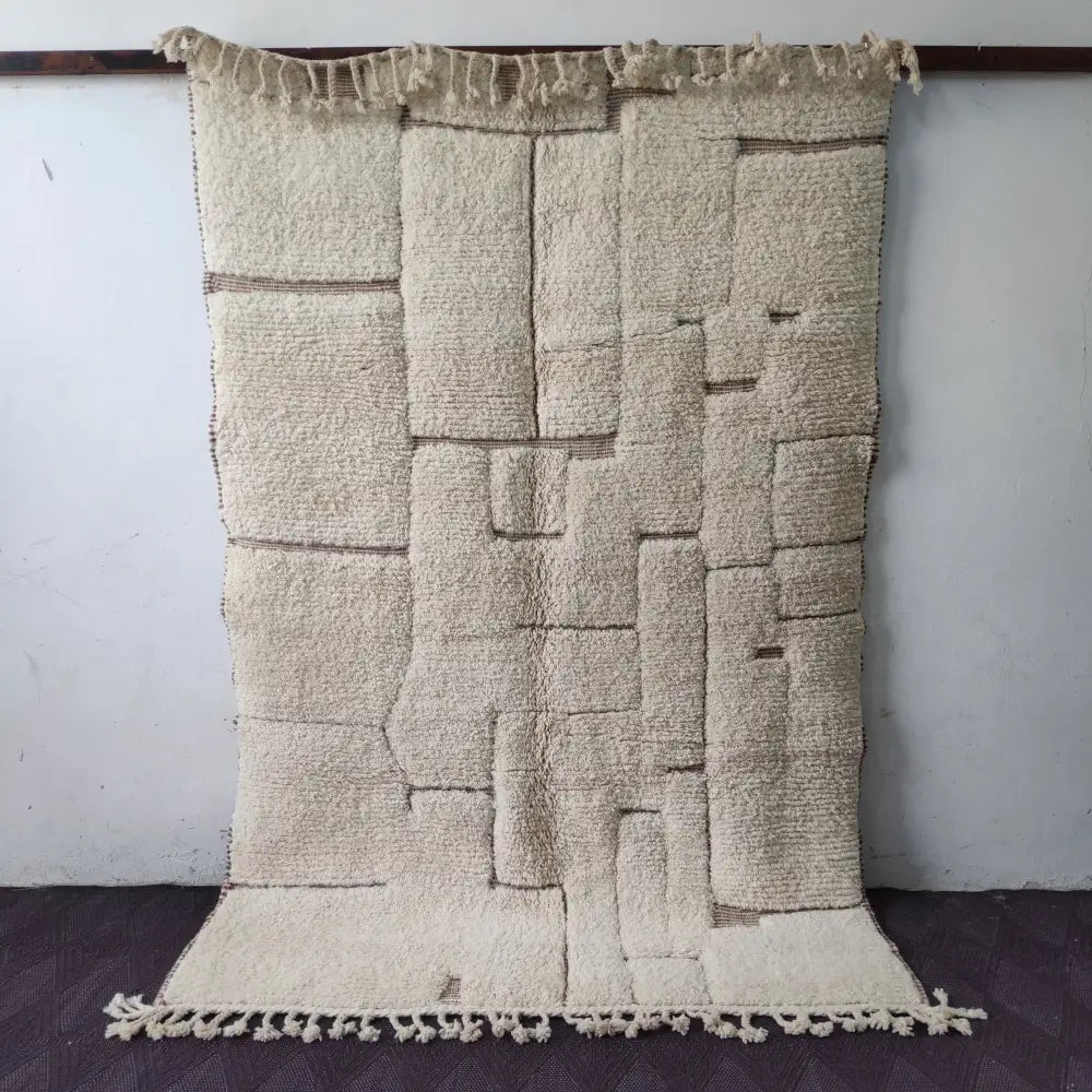 Handmade moroccan beni ouarain cream wool rug bedroom decor