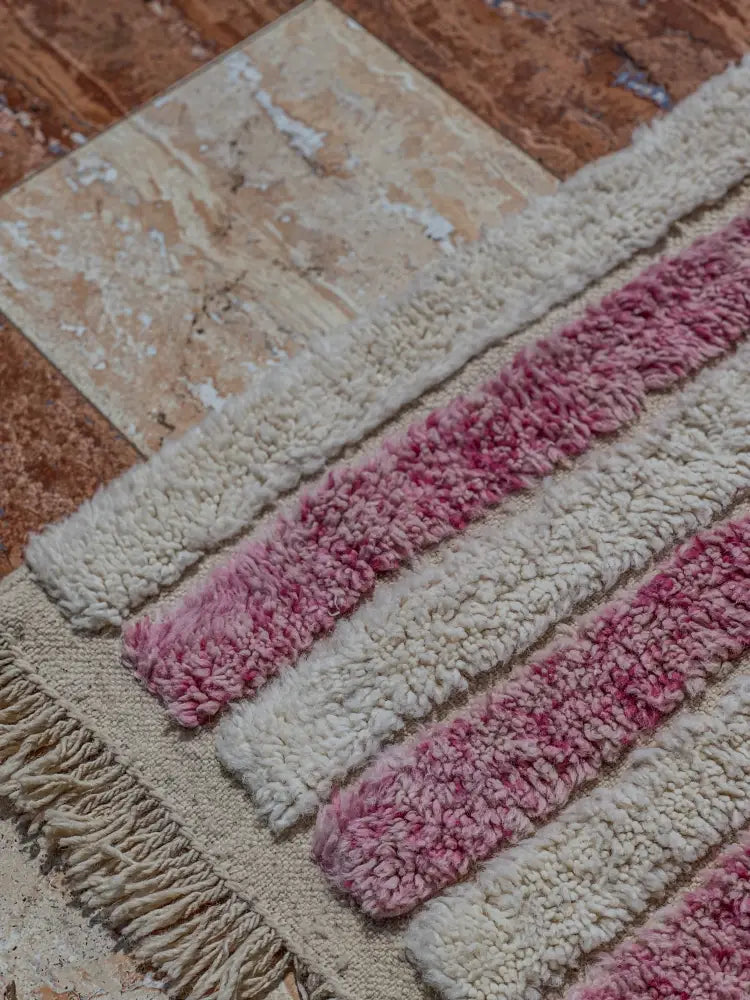 Handmade moroccan beni ouarain cream & rose striped bedroom rug
