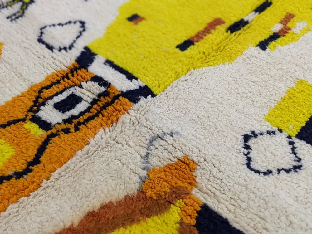 Handmade traditional moroccan azilal rug – cream living room decor