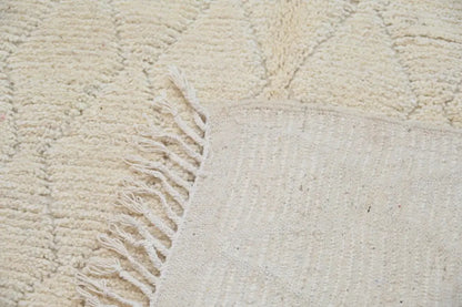 Handmade moroccan azilal cream wool diamond rug for living room