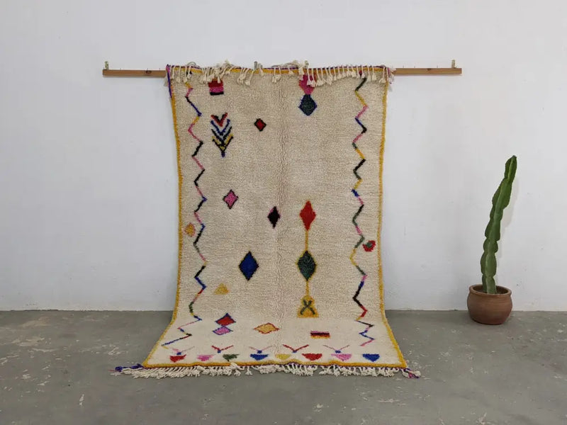 Beige moroccan handmade azilal rug – living room geometric decor