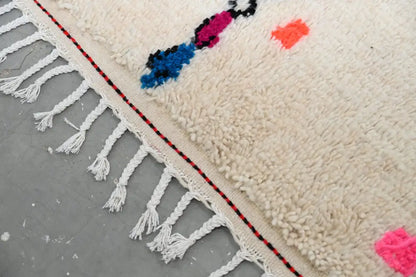 Beige moroccan handmade azilal rug – living room geometric decor