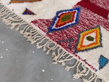 Vibrant cream geometric moroccan handmade azilal rug bedroom decor