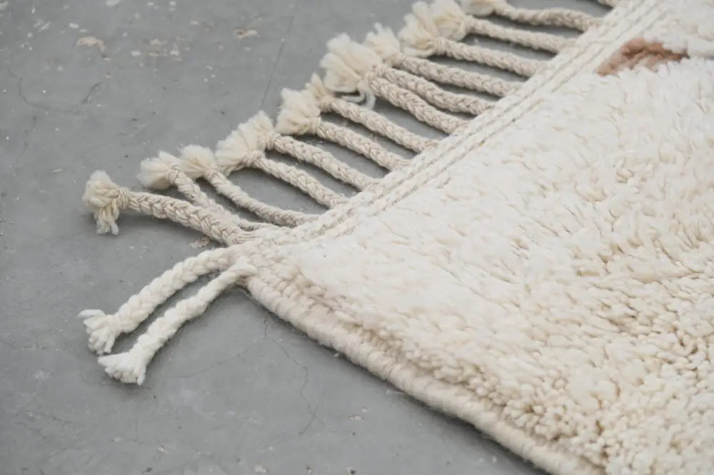 Handmade moroccan beni ouarain rug cream & beige living room carpet