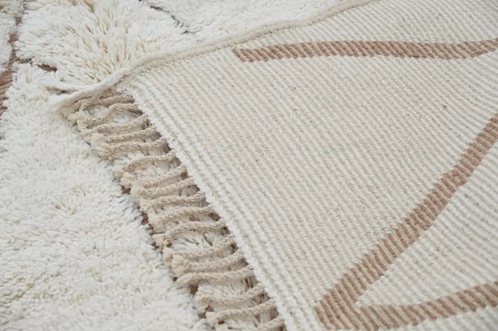 Handmade moroccan beni ouarain rug cream & beige living room carpet