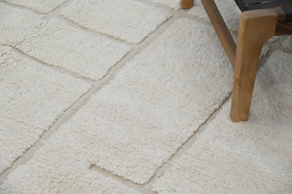 Handmade moroccan beni ouarain beige geometric rug bedroom decor