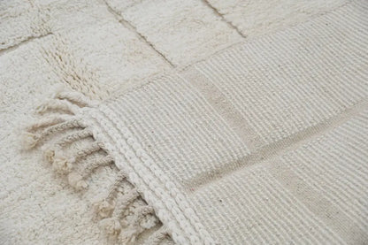Handmade moroccan beni ouarain beige geometric rug bedroom decor