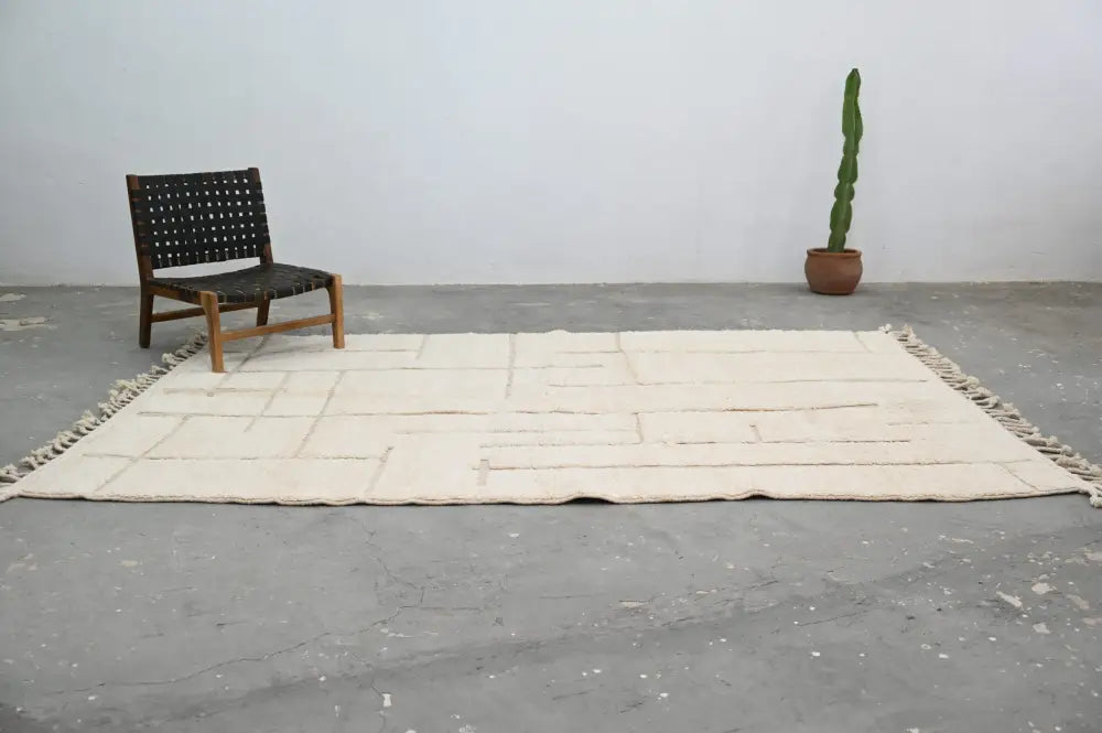 Handmade moroccan beni ouarain beige geometric rug bedroom decor