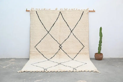 Handmade moroccan beni ouarain carpet cream & black living room rug