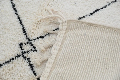 Handmade moroccan beni ouarain carpet cream & black living room rug