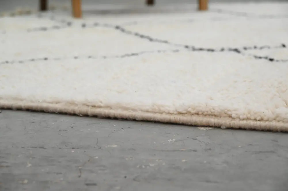 Handmade moroccan beni ouarain carpet cream & black living room rug