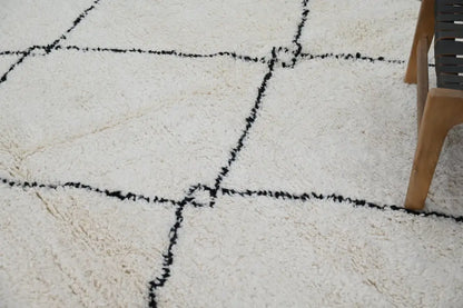 Handmade moroccan beni ouarain carpet cream & black living room rug