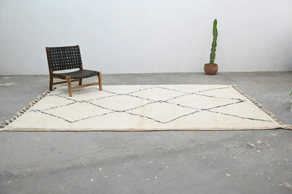 Handmade moroccan beni ouarain carpet cream & black living room rug