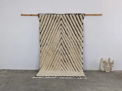 Handmade beni ouarain rug cream & black zigzag bedroom carpet